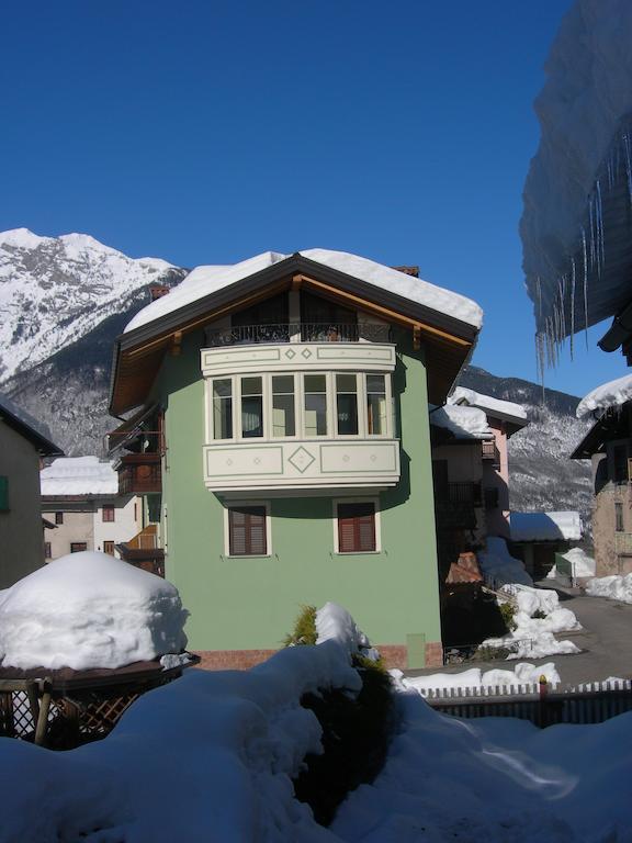 Villa Dei Fiori Cavedago Exteriör bild